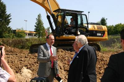 Besichtigung Sportst�ttenbau: Neues Vereinszentrum in Egelsbach