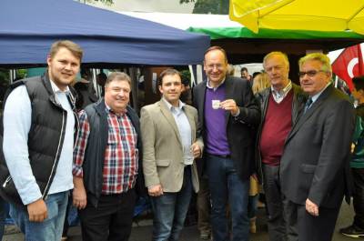 Besuch des Europafests des Kreises Offenbach (v. l. n. r.: Peter Wichtel MdB, Staatssekret�r a. D. Bernd Abeln, Landrat Oliver Quilling und weitere CDU Mitglieder)
