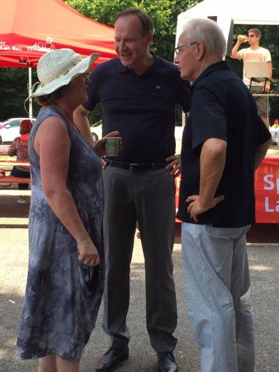 Oliver Quilling bei der Benefiz-Sommerfest f�r die Stiftung B�renherz von Allcomputer in Neu-Isenburg (zusammen mit dem Kinderzirkus Wannbe)